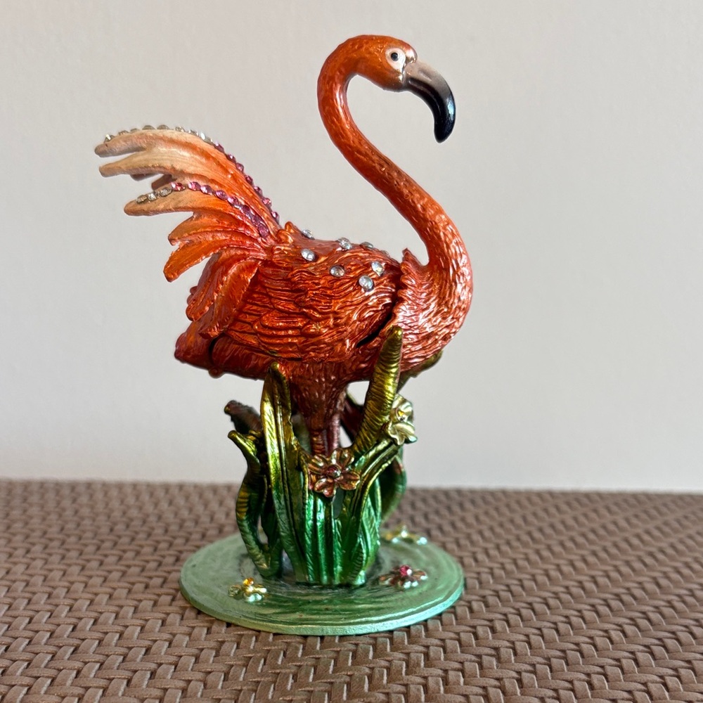 Flamingo Hand-Painted Gold-Plated Enamel Trinket Box with Swarovski Crystals - Picture 2 of 6